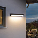 Ray Minimalist Solar Linear Outdoor Wall Lamp, Black