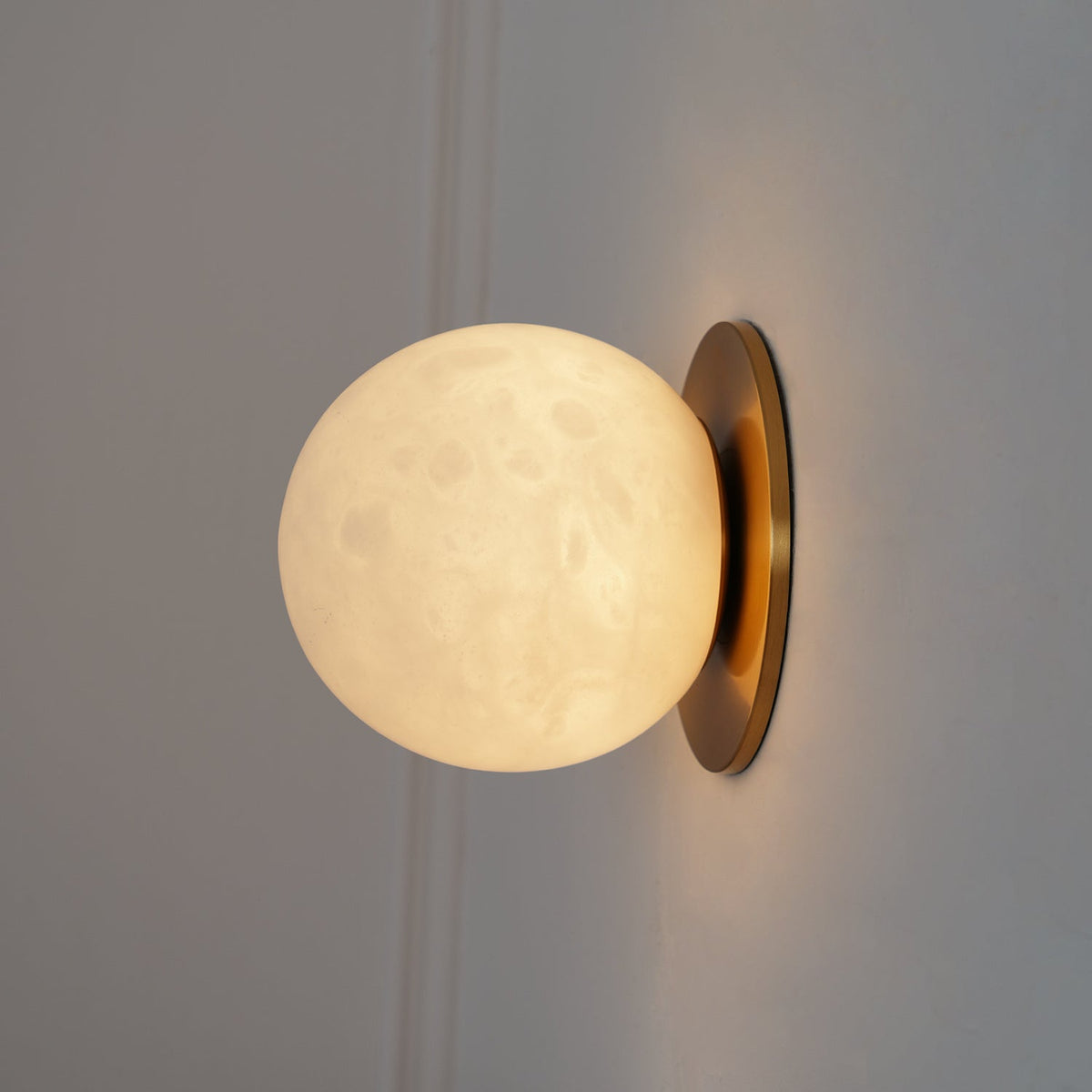 Lynq Alabaster Mini Orb Wall Lamp
