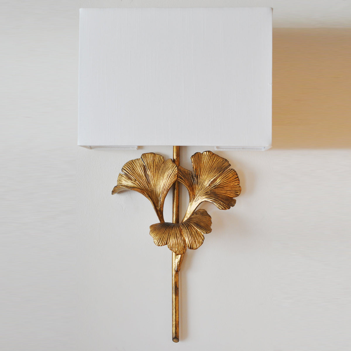 Daisy Wall Lamp Ginkgo Leaf