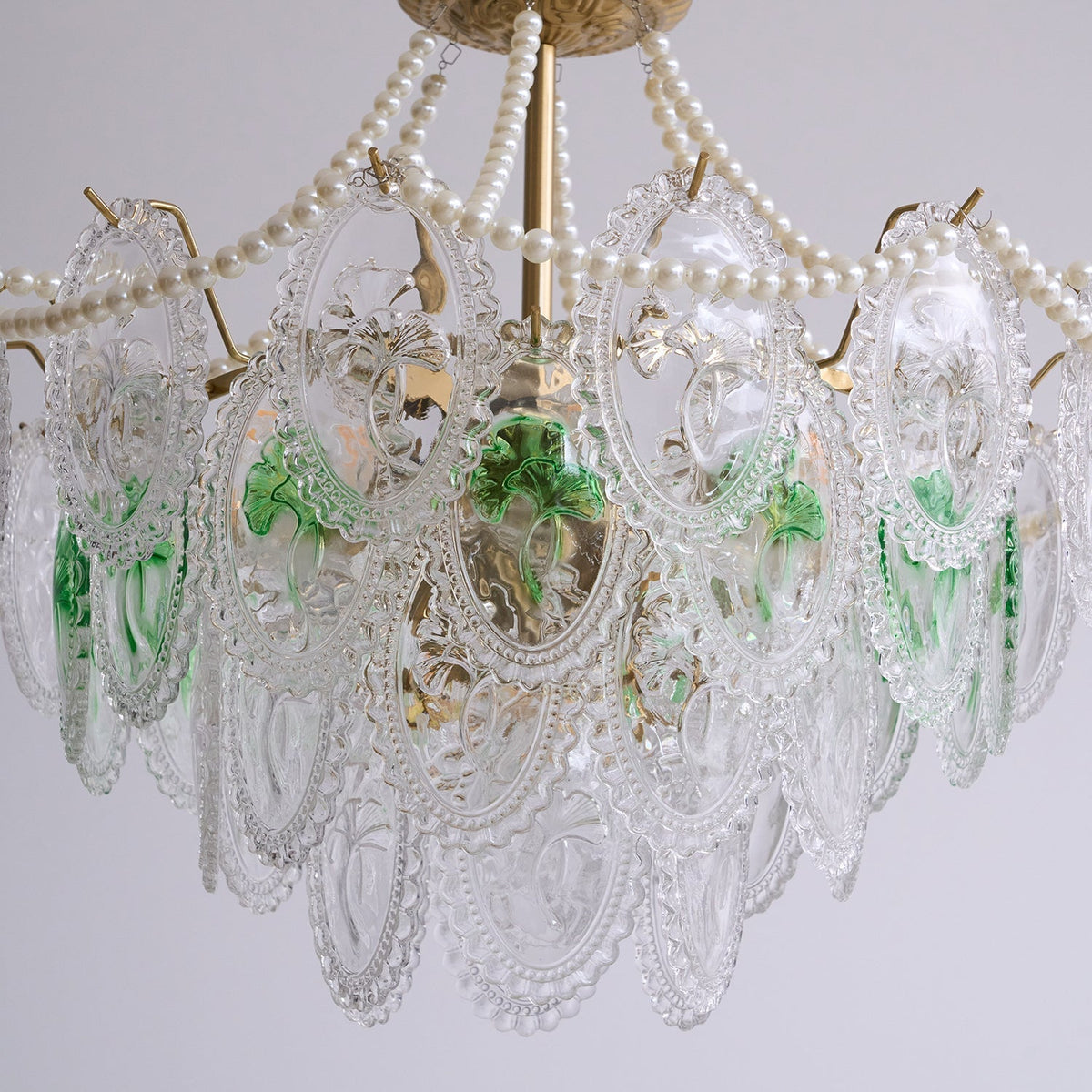 Havin Chandelier Lustrous pearls