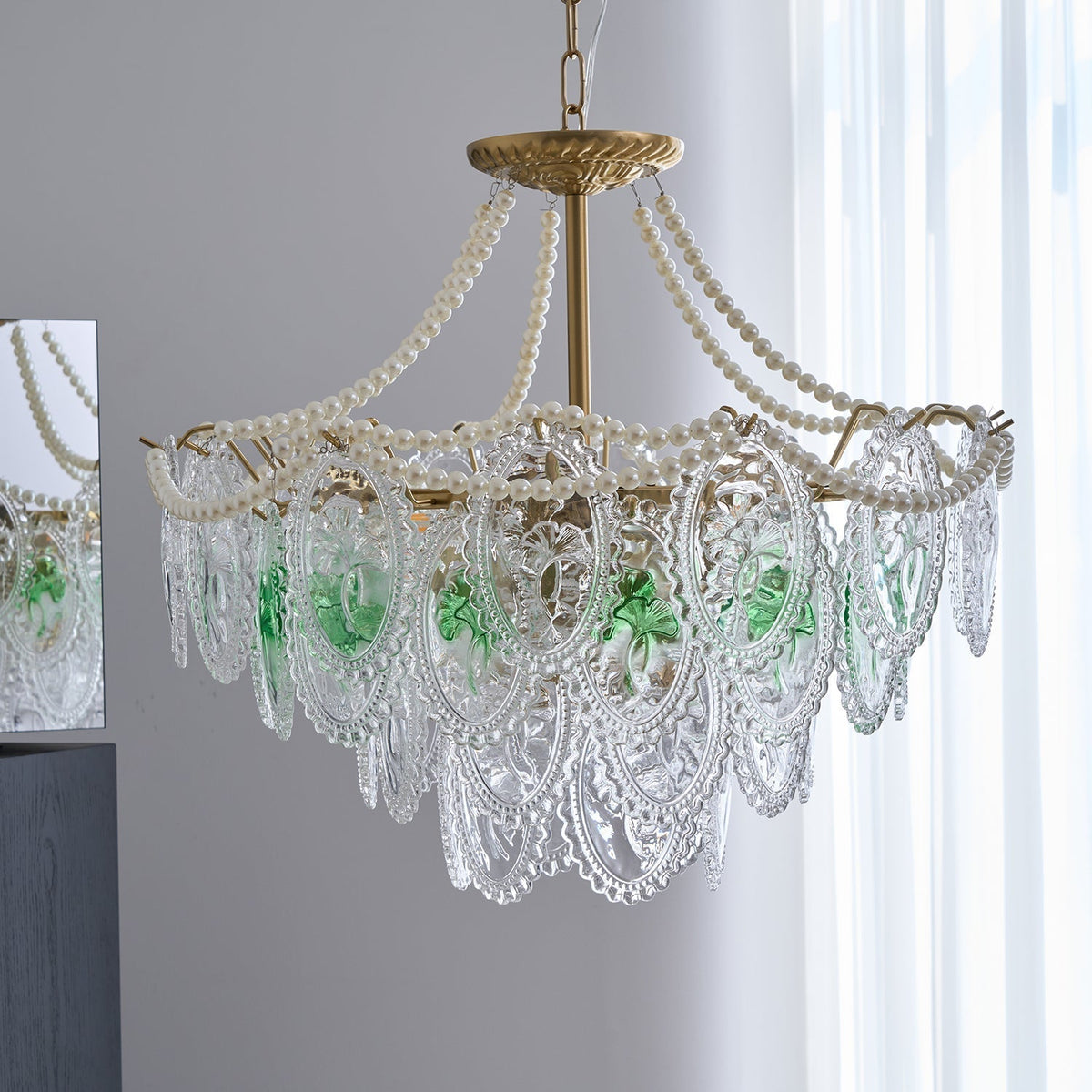 Havin Chandelier Lustrous pearls