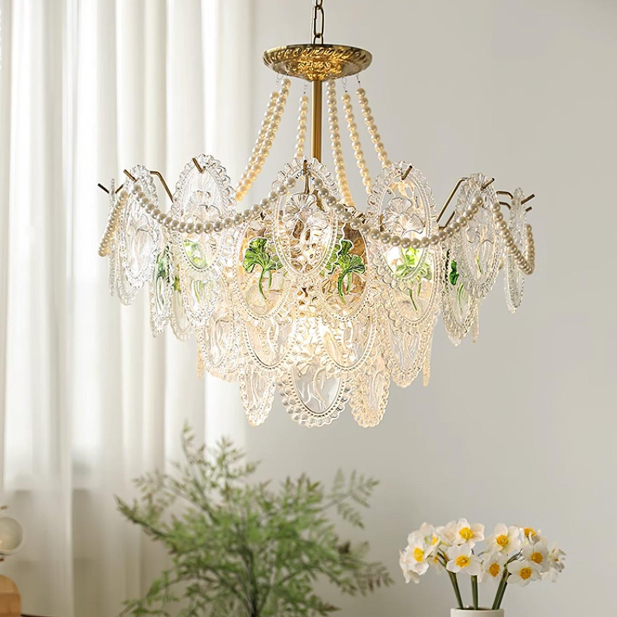 Havin Chandelier Lustrous pearls